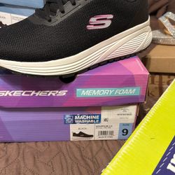 Women Skechers
