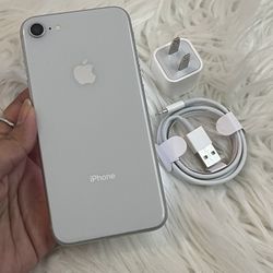 IPhone 8 (64gb) Silver UNLOCKED 