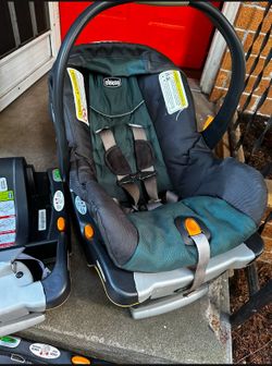 Chicco Infant To Toddler Car Seat +2 Extra Bases