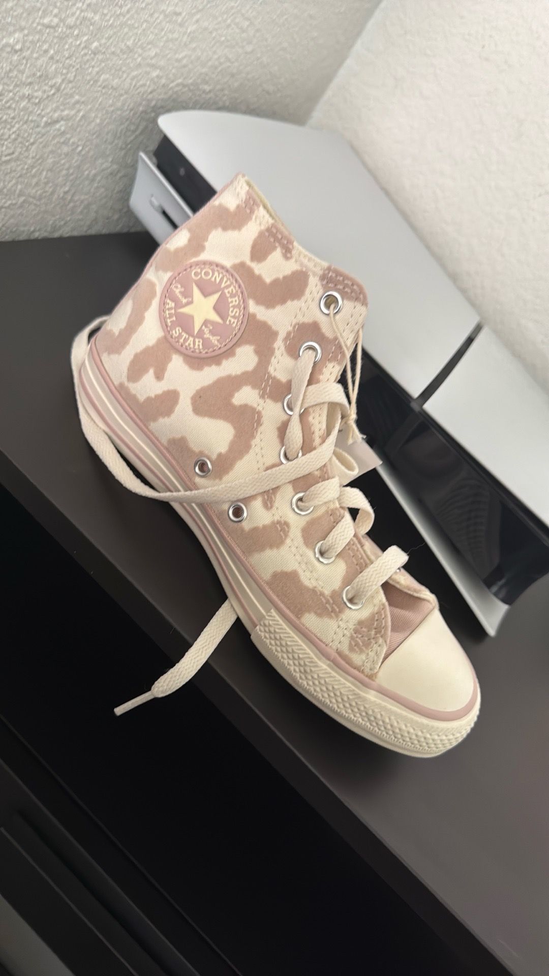 Converse for youth