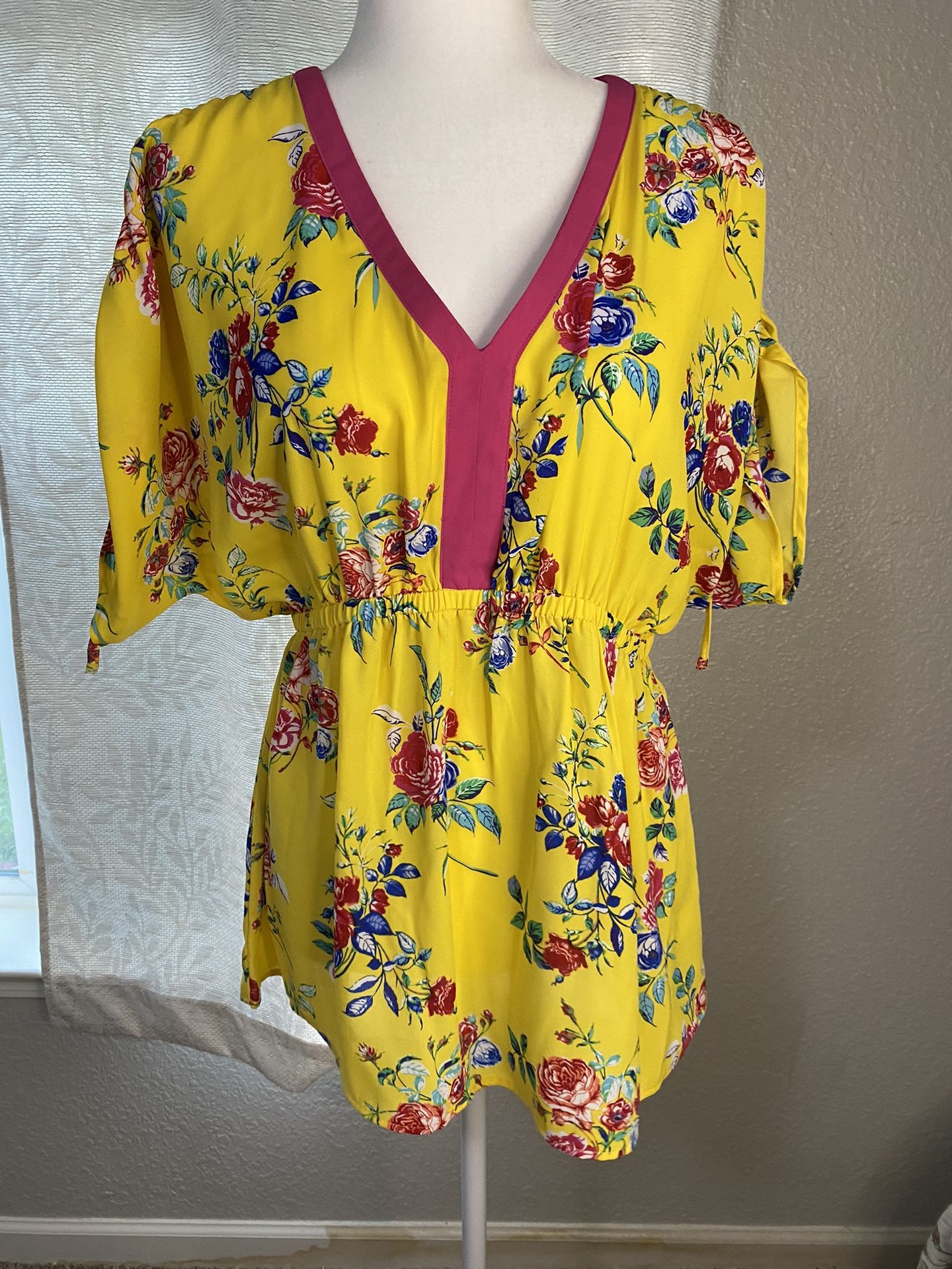 The Pioneer Woman  Blouse Size Small 