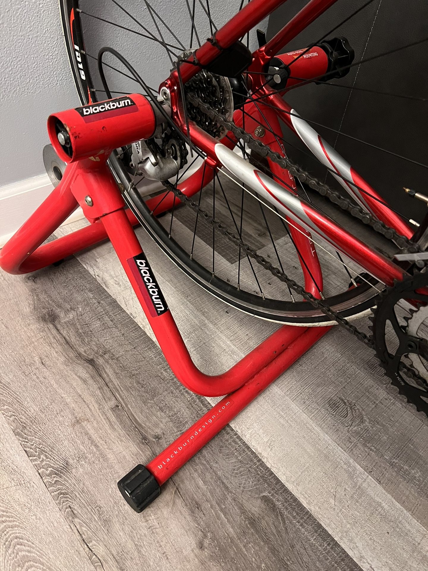 Blackburn Trakstand Magnetic Folding Bike Trainer