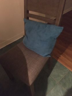 LIKE NEW TURQUOISE THROW PILLOW!