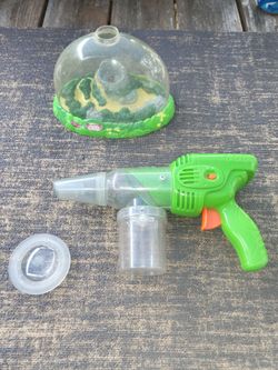 Kids Who Like Bugs: Bug Vacuum And Bug Land