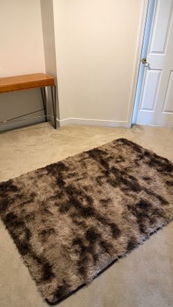 Brown & Taupe Area Rug – 4’ x 6’