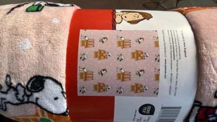 50x70 VelvetLoft Snoopy Throw
