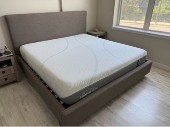 King Size Tempur Pedic & Storage Platform Bed