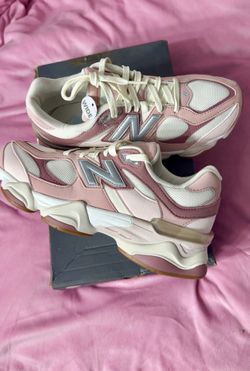 New  New balance.  Womens