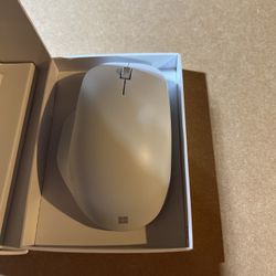 Microsoft Bluetooth Ergonomic Mouse 