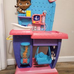 Doc McStuffins Vet Set plus dolls, Evt
