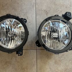 Jeep Gladiator OEM Headlights 