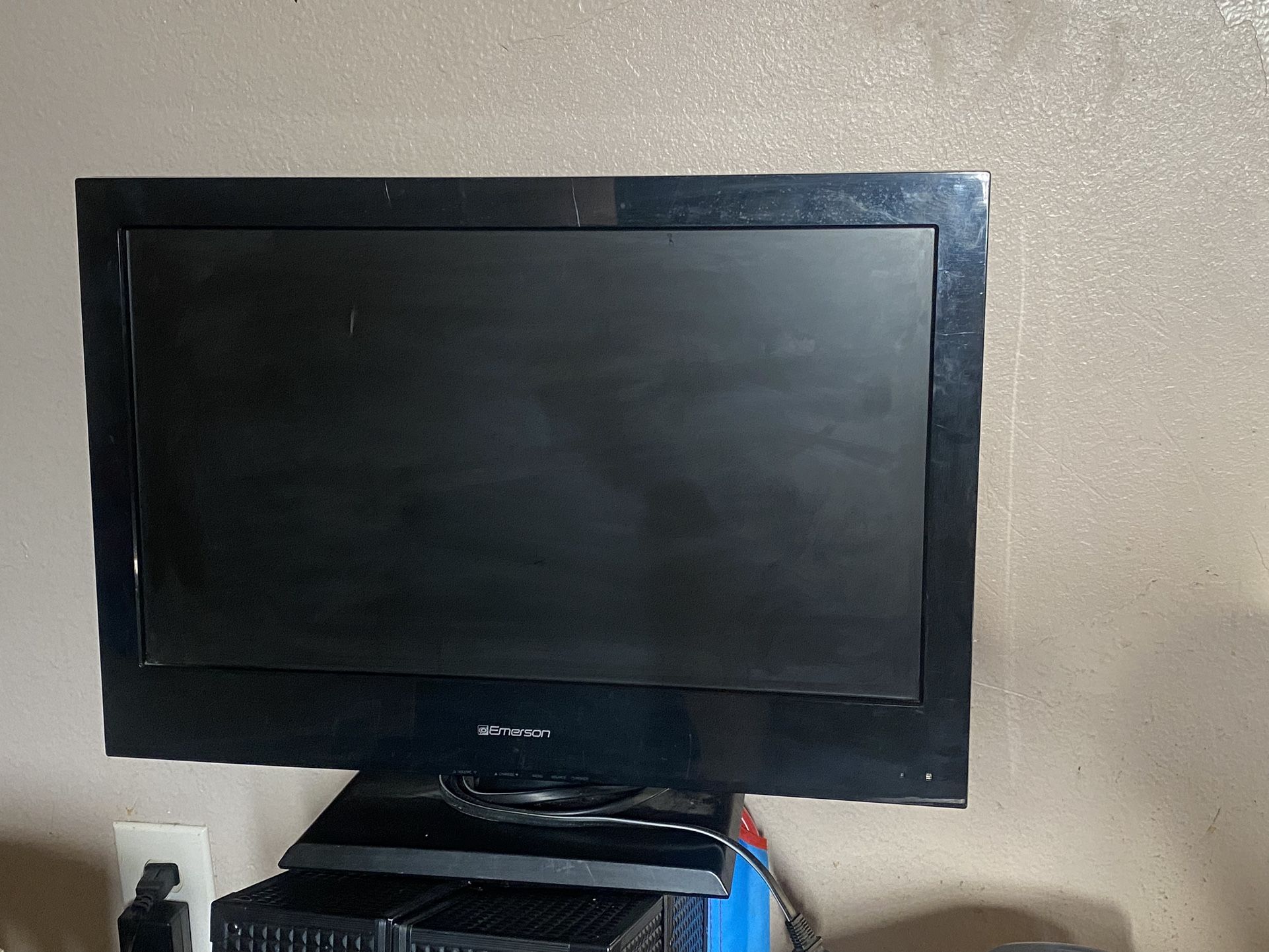 Emerson Flatscreen Tv