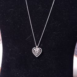 NWT SS Heart Necklace With Diamonds 
