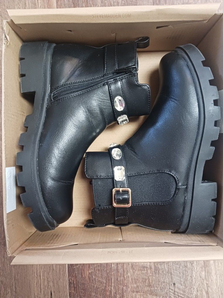 Steve Madden kids boot size 4