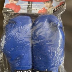 Boxing Glove.         8 Dollars 