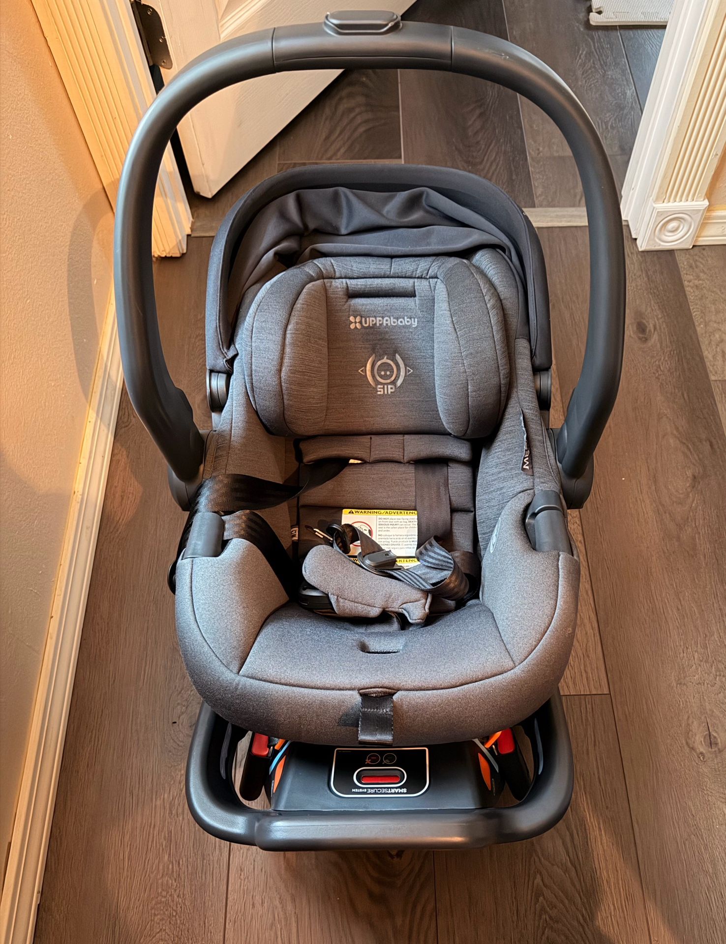 Uppababy Car seat plus base
