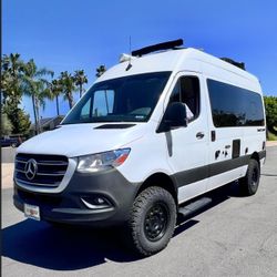 2022 Thor Sanctuary 19P - Fully Loaded 4x4 Adventure Van