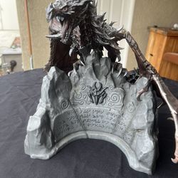 Alduin Statue