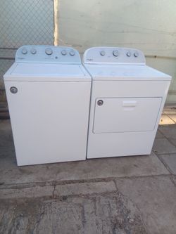 Whirlpool washer and electric dryer in good condition work perfect came with guarantee delivery installer including part water price $550 obo