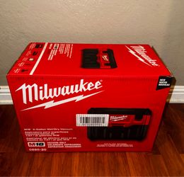 Milwaukee M18 18-Volt 2 Gal Lithium-Ion Cordless Wet/Dry Vacuum