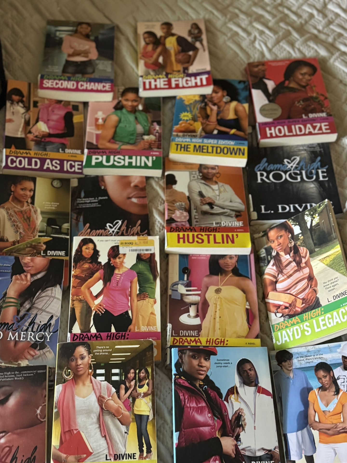 18 FULL COLLECTION L. Divine Books