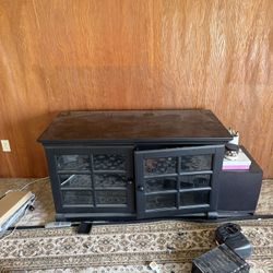 Entertainment center