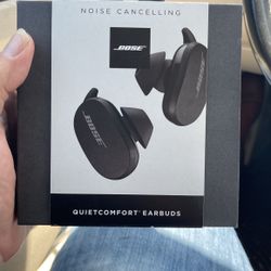 Brand new Bose noise cancelling Quietcomfort Earbuds