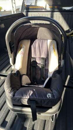 BabyTrend Infant Rear Facing care seat