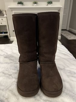 Womens UGG Boots Size 8