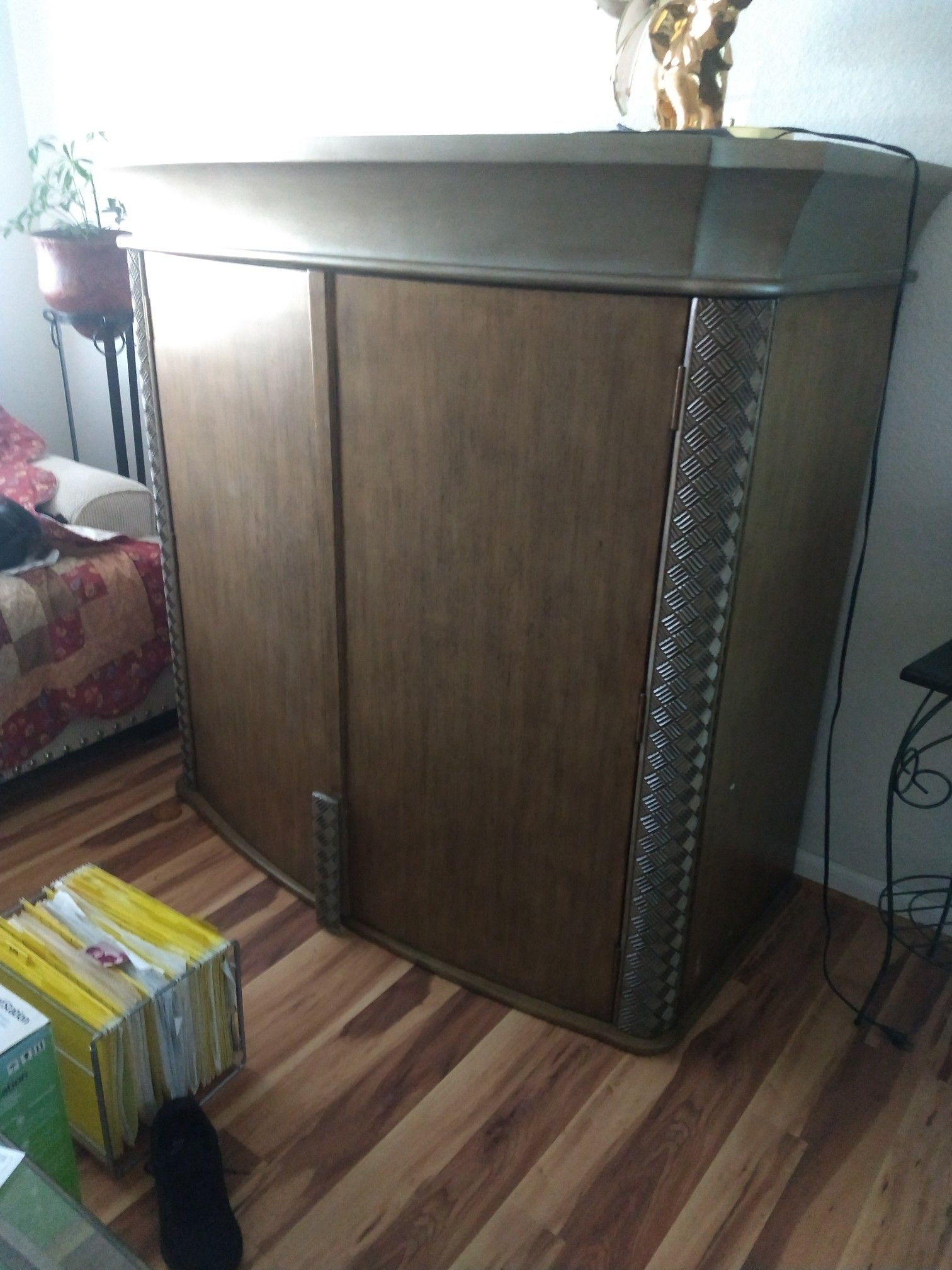 Entertainment center