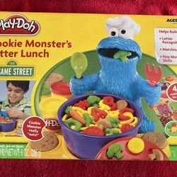Rare & Collectible Play-Doh SESAME STREET COOKIE MONSTER LETTER LUNC