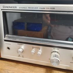 Vintage Pioneer SX-535 Stereo Receiver. Recently Serviced & Cleaned. Lights up black & blue. Beautiful condition! Audiophile Silver Face 1970s Japan