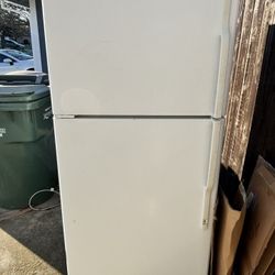 Working GE Fridge