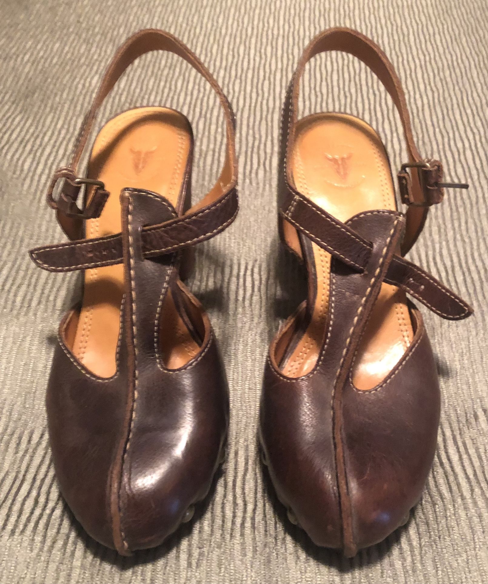 FRYE Reese T-strap Leather Studded Heels 8.5M