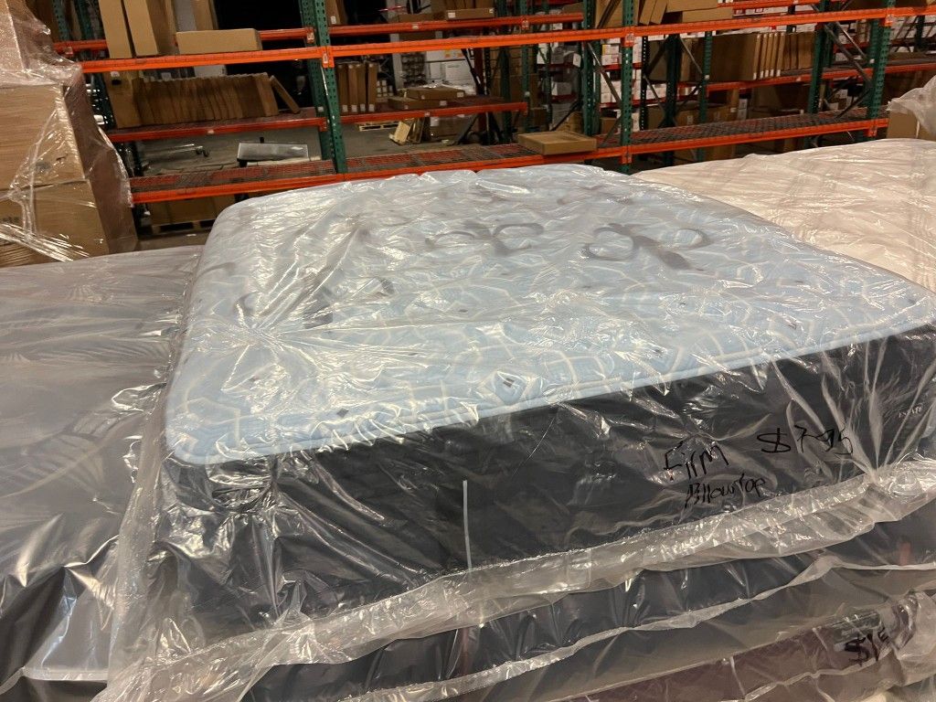 Queen mattress Stearns and foster estate firm pillowtop $689