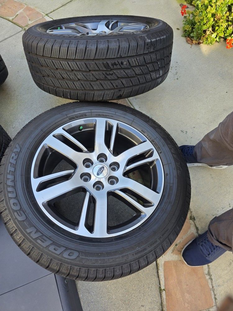 Ford Expedition Tires XLT 2024