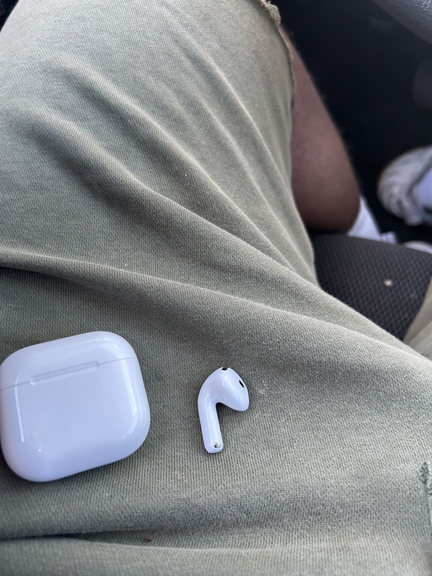 Apple AirPods
