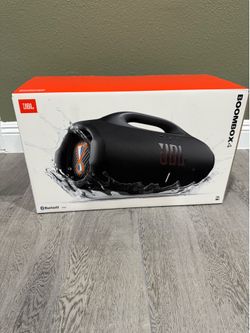 JBL boombox 4