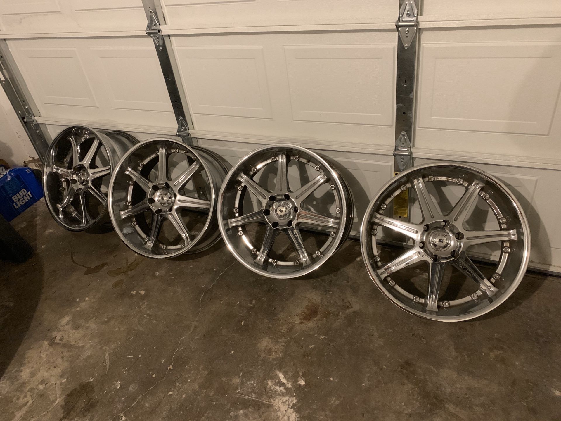 2 diff sets of rims black and silver