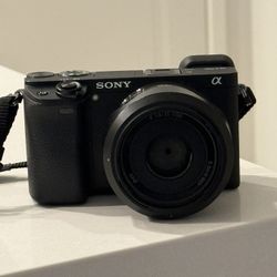 Sony a6300 Mirrorless Camera + Lens 