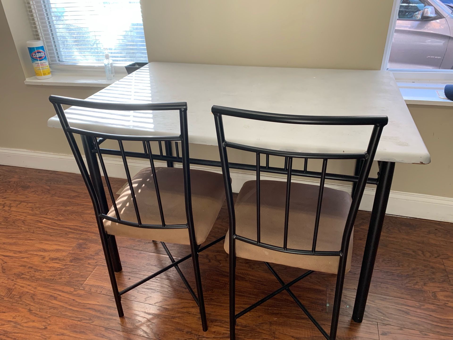 Kitchen Table & Chairs