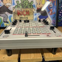 Electrix Tweaker DJ controller