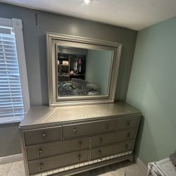 Sophia Vergara 4 Pc Bedroom Set