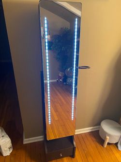 Vanity/jewelry box