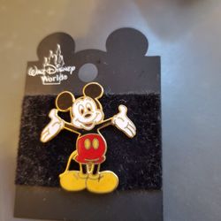 Pin Trading Mickey Mouse Pin