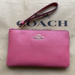 Coach Large Corner Zip Wristlet Gold Fuschia NWT