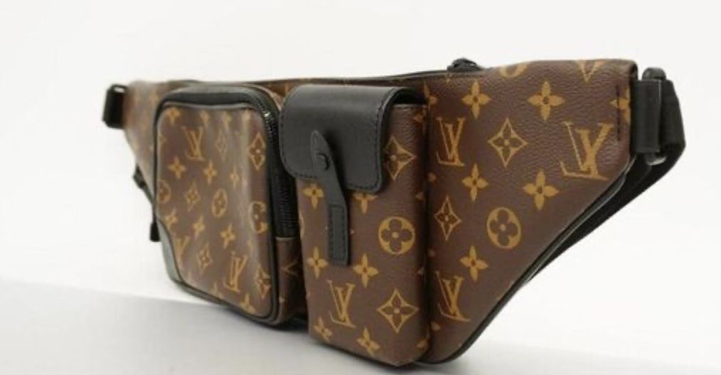Pre-Owned Louis Vuitton Belt Buckle Bag