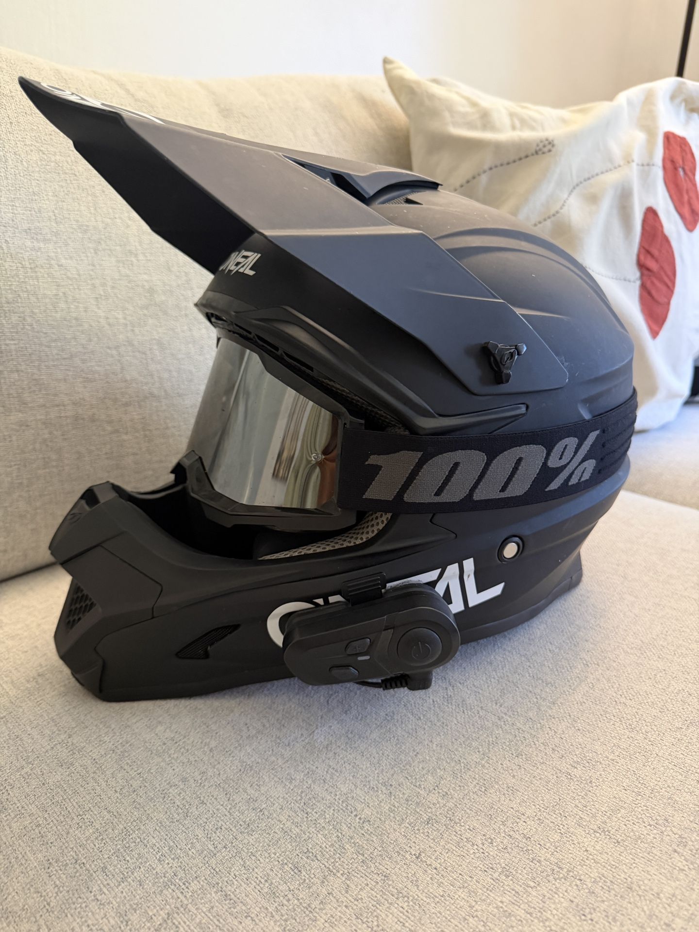O'Neil 1SRS Helmet Size M + 100% Strata Goggles+ Helmet Headset