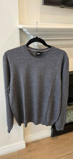 Brand New Gray Hugo Boss Knit Crew Neck Long Sleeves Men's Sweater. Size Medium