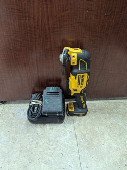 DEWALT M:DCS354 MULTI TOOL